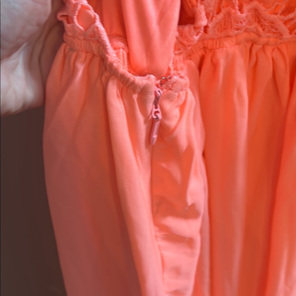 Elegant Coral Lace Maxi Dress lg - Picture 6 of 7